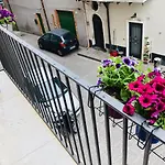 Petit Apartment